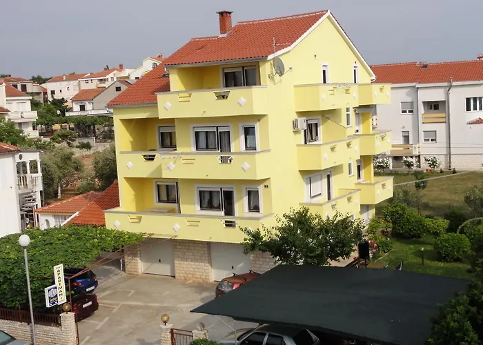 Apartments Sestan